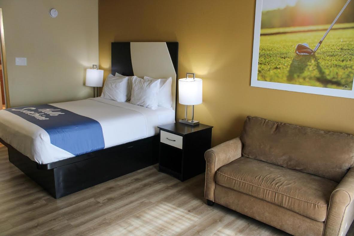 Days Inn By Wyndham Bend Exterior photo