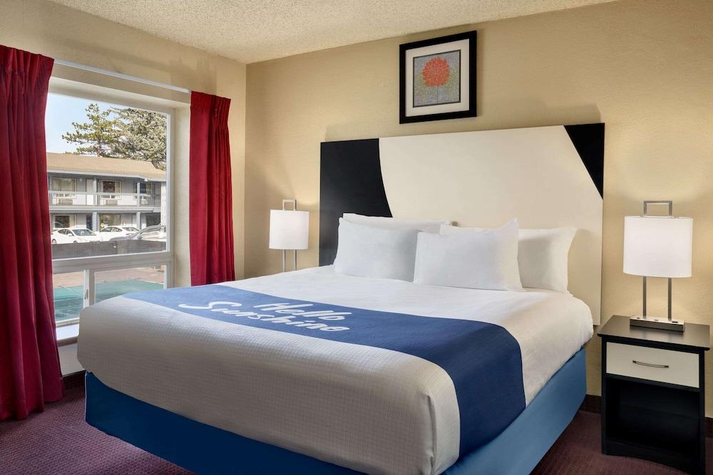Days Inn By Wyndham Bend Exterior photo
